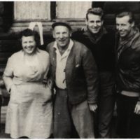 Vlk, Bó, Bob Hurikán, syn Petr a kamarát Tonda (1963)