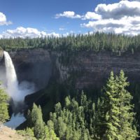 do 500 km / Helmcken Falls