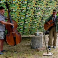 vystúpenie muzikantov - Saša Samotář s Láďom